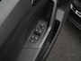 Volkswagen T-Cross 1.0 TSI 115 pk DSG R-Line Edition | IQ Light | Sportstoelen | Parkeersensoren voor/achter | Stoelverwarming | Carplay | 17 inch