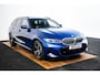 BMW 3-Serie Touring 330e Long Range - M Sport - Trekhaak - Panoramadak - Elektrisch verstelbare/verwarmde stoelen - Parking/Driving Assistant - Harman Kardon - Getinte ruiten - Comfort Access - Ambiance verlichting -
