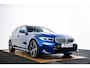 BMW 3-Serie Touring 330e Long Range - M Sport - Trekhaak - Panoramadak - Elektrisch verstelbare/verwarmde stoelen - Parking/Driving Assistant - Harman Kardon - Getinte ruiten - Comfort Access - Ambiance verlichting -