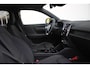Volvo XC40 Single Motor Extended Range Plus 82 kWh | Adaptive Cruise & Pilot Assist | Verwarmde Voorstoelen+Stuurwiel | Warmtepomp | Semi Elektrische Trrekhaak | Park Assist & Camera | AppleCarplay/AndroidAuto | Elektr. Achterklep |