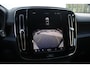 Volvo XC40 Single Motor Extended Range Plus 82 kWh | Adaptive Cruise & Pilot Assist | Verwarmde Voorstoelen+Stuurwiel | Warmtepomp | Semi Elektrische Trrekhaak | Park Assist & Camera | AppleCarplay/AndroidAuto | Elektr. Achterklep |