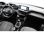 Peugeot 2008 1.2 PureTech Allure Pack | Achterbank in delen neerklapbaar | Achteruitrijcamera | Airco (automatisch)