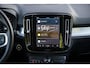 Volvo XC40 2.0 B4 Plus Dark | Trekhaak | Adaptive Cruise | BLIS | Harman/Kardon audio | Elektrische stoelverstelling | Stoel- en stuurverwarming | Verwarmde Voorruit |