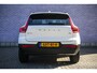 Volvo XC40 2.0 B4 Plus Dark | Trekhaak | Adaptive Cruise | BLIS | Harman/Kardon audio | Elektrische stoelverstelling | Stoel- en stuurverwarming | Verwarmde Voorruit |