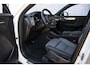 Volvo XC40 2.0 B4 Plus Dark | Trekhaak | Adaptive Cruise | BLIS | Harman/Kardon audio | Elektrische stoelverstelling | Stoel- en stuurverwarming | Verwarmde Voorruit |