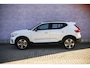 Volvo XC40 2.0 B4 Plus Dark | Trekhaak | Adaptive Cruise | BLIS | Harman/Kardon audio | Elektrische stoelverstelling | Stoel- en stuurverwarming | Verwarmde Voorruit |