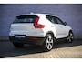 Volvo XC40 2.0 B4 Plus Dark | Trekhaak | Adaptive Cruise | BLIS | Harman/Kardon audio | Elektrische stoelverstelling | Stoel- en stuurverwarming | Verwarmde Voorruit |