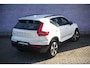 Volvo XC40 2.0 B4 Plus Dark | Trekhaak | Adaptive Cruise | BLIS | Harman/Kardon audio | Elektrische stoelverstelling | Stoel- en stuurverwarming | Verwarmde Voorruit |