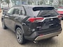 Toyota RAV4 2.5 Hybrid STYLE LEER STOEL/STUURVERW NAVI KEYLESS PARK-SENSOREN CAMERA CLIMA EL-ACHTERKLEP APPLE/ANDROID 18'' LM-VELGEN