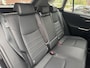Toyota RAV4 2.5 Hybrid STYLE LEER STOEL/STUURVERW NAVI KEYLESS PARK-SENSOREN CAMERA CLIMA EL-ACHTERKLEP APPLE/ANDROID 18'' LM-VELGEN