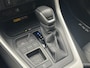 Toyota RAV4 2.5 Hybrid STYLE LEER STOEL/STUURVERW NAVI KEYLESS PARK-SENSOREN CAMERA CLIMA EL-ACHTERKLEP APPLE/ANDROID 18'' LM-VELGEN