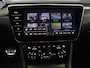 Skoda Superb Combi 1.4 TSI iV 218 PK Sportline Business | Pano Dak | Side Assist | Adaptive Cruise | Matrix LED | 19" LMV |