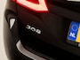 Peugeot 308 SW 1.2 PureTech Premium Sport (PANORAMADAK, NAVIGATIE, CAMERA, GETINT GLAS, SPORTSTOELEN, STOELVERWARMING, TREKHAAK, KEYLESS, CRUISE, NIEUWSTAAT)