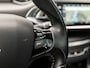 Peugeot 308 SW 1.2 PureTech Premium Sport (PANORAMADAK, NAVIGATIE, CAMERA, GETINT GLAS, SPORTSTOELEN, STOELVERWARMING, TREKHAAK, KEYLESS, CRUISE, NIEUWSTAAT)