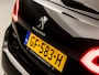 Peugeot 308 SW 1.2 PureTech Premium Sport (PANORAMADAK, NAVIGATIE, CAMERA, GETINT GLAS, SPORTSTOELEN, STOELVERWARMING, TREKHAAK, KEYLESS, CRUISE, NIEUWSTAAT)