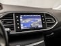 Peugeot 308 SW 1.2 PureTech Sport (PANORAMADAK, NAVIGATIE, CAMERA, KEYLESS, LED KOPLAMPEN, SPORTSTOELEN, LM VELGEN, CRUISE, NIEUWE APK, NIEUWSTAAT)