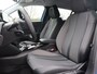 Peugeot e-2008 EV Allure 50 kWh *** 100% Elektrisch *** Navigatie & Spotify via Apple Carplay / Android Auto * L.M. Velgen * DAB Radio * 1/2 Lederen bekleding * Keyless Start Button * Cruise Control * Vingerhoets; Vierde Generatie Eersteklas Service !