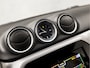 Suzuki Vitara 1.6 Exclusive Sport Automaat (APPLE CARPLAY, CLIMATE, CAMERA, STOELVERWARMING, SPORTSTOELEN, LM VELGEN, TREKHAAK, CRUISE, NIEUWSTAAT)