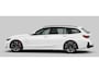 BMW 3-Serie Touring 330e M Sport Pro - Trekhaak - Panoramadak - Parking/Driving Assistant - Elektrisch verstelbare/verwarmde stoelen - Hifi - Comfort Access - Ambiance verlichting - Sportstoelen -