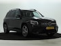 Mercedes-Benz GLB 200 AMG Nightpakket 7 Persoons | Panoramadak | Distronic | Keyless-Go | Memory | Sfeerverlichting | Augmented Reality | Inclusief 24 maanden Mercedes-Benz Certified garantie voor Europa.