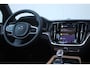 Volvo V60 T8 455PK Plug-in hybrid AWD Ultra Dark | Adaptive Cruise & Pilot Assist | Bowers & Wilkins High End Audio | Nappa Leder incl. Stoelventilatie | Stoel&Stuurverwarming | Glossy Black Emblemen |