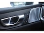 Volvo V60 T8 455PK Plug-in hybrid AWD Ultra Dark | Adaptive Cruise & Pilot Assist | Bowers & Wilkins High End Audio | Nappa Leder incl. Stoelventilatie | Stoel&Stuurverwarming | Glossy Black Emblemen |