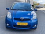 Toyota Yaris 1.3 VVTi Aspiration/ Invalide auto/ AUTOMAAT/ nap/ 1jaar apk/ airco/ navi/ cruise control/ zeer nette auto
