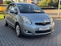 Toyota Yaris 1.3 VVT-i 5D Aspiration | Climate control, 6-Bak, Elektrische ramen, Centrale deurvergrendeling, Radio/CD-Speler, 2e Eigenaar
