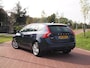 Volvo V60 1.6 T3 Momentum | Apple Carplay | Cruise Control | Trekhaak | Parkeersensoren | Leer |