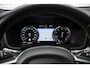 Volvo V60 2.0 T4 R-Design | Panoramadak | Styling Pack | Trekhaak | Adaptive cruise control | DAB+ radio | 19" velgen | Stoelverwarming | Achteruitrijcamera | Stoel- en stuurverwarming | Verwarmbare achterbank | Standkachel |