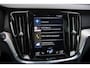 Volvo V60 2.0 T4 R-Design | Panoramadak | Styling Pack | Trekhaak | Adaptive cruise control | DAB+ radio | 19" velgen | Stoelverwarming | Achteruitrijcamera | Stoel- en stuurverwarming | Verwarmbare achterbank | Standkachel |