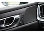 Volvo V60 2.0 T4 R-Design | Panoramadak | Styling Pack | Trekhaak | Adaptive cruise control | DAB+ radio | 19" velgen | Stoelverwarming | Achteruitrijcamera | Stoel- en stuurverwarming | Verwarmbare achterbank | Standkachel |
