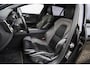 Volvo V60 2.0 T4 R-Design | Panoramadak | Styling Pack | Trekhaak | Adaptive cruise control | DAB+ radio | 19" velgen | Stoelverwarming | Achteruitrijcamera | Stoel- en stuurverwarming | Verwarmbare achterbank | Standkachel |