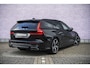 Volvo V60 2.0 T4 R-Design | Panoramadak | Styling Pack | Trekhaak | Adaptive cruise control | DAB+ radio | 19" velgen | Stoelverwarming | Achteruitrijcamera | Stoel- en stuurverwarming | Verwarmbare achterbank | Standkachel |