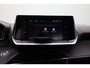 Peugeot e-2008 EV Active Pack 50 kWh LED | 16" Lichtmetaal | Parkeersensoren Achter | Carplay | Cruise | Bluetooth | Climate Control | Airco (automatisch) | Apple Carplay/Android Auto|telefoonintegratie premium | Bluetooth telefoonvoorbereiding