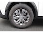 Peugeot e-2008 EV Active Pack 50 kWh LED | 16" Lichtmetaal | Parkeersensoren Achter | Carplay | Cruise | Bluetooth | Climate Control | Airco (automatisch) | Apple Carplay/Android Auto|telefoonintegratie premium | Bluetooth telefoonvoorbereiding