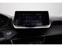 Peugeot e-2008 EV Active Pack 50 kWh LED | 16" Lichtmetaal | Parkeersensoren Achter | Carplay | Cruise | Bluetooth | Climate Control | Airco (automatisch) | Apple Carplay/Android Auto|telefoonintegratie premium | Bluetooth telefoonvoorbereiding