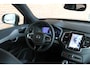Volvo XC90 T8 455PK Automaat Recharge AWD Ultimate Bright Long Range / Panoramisch schuif-kanteldak / Luchtvering / Semi elektrisch wegklapbare trekhaak / 21" lichtmetalen velgen