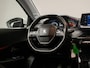Peugeot 208 1.2 PureTech Active Sport (APPLE CARPLAY,NAVI,CRUISE,PDC,CLIMATE,LED,WHITE EDITION,SPORTSTOELEN,NETTE STAAT)