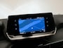 Peugeot 208 1.2 PureTech Active Sport (APPLE CARPLAY,NAVI,CRUISE,PDC,CLIMATE,LED,WHITE EDITION,SPORTSTOELEN,NETTE STAAT)