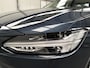 Volvo S90 2.0 T4 Momentum Als nieuw!!! | Achterbank verwarmd | Achteropkomend verkeer waarschuwing | Apple CarPlay / Android Auto incl. extra USB-poort