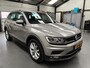 Volkswagen Tiguan 1.4 TSI 4Motion 4x4 Highline NIEUWSTAAT !! | 18" Lichtmetalen velgen 'Kingston' | Achteropkomend verkeer waarschuwing | Airco (automatisch)