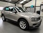 Volkswagen Tiguan 1.4 TSI 4Motion 4x4 Highline NIEUWSTAAT !! | 18" Lichtmetalen velgen 'Kingston' | Achteropkomend verkeer waarschuwing | Airco (automatisch)