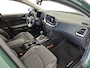 Kia Ceed 1.0 T-GDi DynamicPlusLine | Climate Control | Navigatie | Carplay/Android Auto | Camera | Stoelverwarming | Stuurverwarming | Half Lederen Bekleding | Digitaal Dashboard |