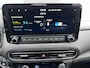 Hyundai Kona 1.6 GDI HEV Premium / 1.300 kg Afn. trekhaak / Dealer onderhouden / HUD / Adapt. CC / Stuur- en stoelverwarming / Stoelventilatie / Navigatie / Achteruitrijcamera / Apple Carplay Android / 18" LM wielen /