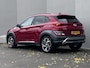 Hyundai Kona 1.6 GDI HEV Premium / 1.300 kg Afn. trekhaak / Dealer onderhouden / HUD / Adapt. CC / Stuur- en stoelverwarming / Stoelventilatie / Navigatie / Achteruitrijcamera / Apple Carplay Android / 18" LM wielen /