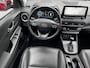 Hyundai Kona 1.6 GDI HEV Premium / 1.300 kg Afn. trekhaak / Dealer onderhouden / HUD / Adapt. CC / Stuur- en stoelverwarming / Stoelventilatie / Navigatie / Achteruitrijcamera / Apple Carplay Android / 18" LM wielen /