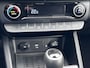 Hyundai Kona 1.6 GDI HEV Premium / 1.300 kg Afn. trekhaak / Dealer onderhouden / HUD / Adapt. CC / Stuur- en stoelverwarming / Stoelventilatie / Navigatie / Achteruitrijcamera / Apple Carplay Android / 18" LM wielen /