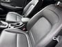 Hyundai Kona 1.6 GDI HEV Premium / 1.300 kg Afn. trekhaak / Dealer onderhouden / HUD / Adapt. CC / Stuur- en stoelverwarming / Stoelventilatie / Navigatie / Achteruitrijcamera / Apple Carplay Android / 18" LM wielen /