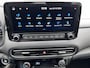 Hyundai Kona 1.6 GDI HEV Premium / 1.300 kg Afn. trekhaak / Dealer onderhouden / HUD / Adapt. CC / Stuur- en stoelverwarming / Stoelventilatie / Navigatie / Achteruitrijcamera / Apple Carplay Android / 18" LM wielen /